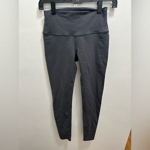 Alo Yoga High-Waist Airbrush Legging, in anthracite (gray), size S